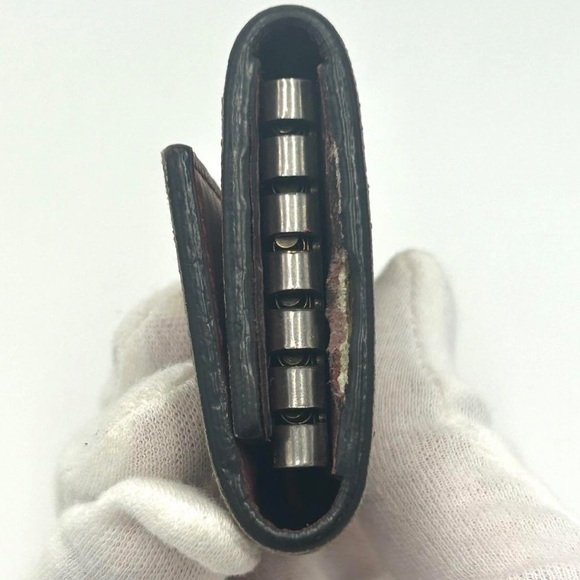 Gucci Floral KeyCase - Picture 4 of 14